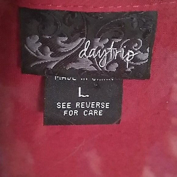 Daytrip Dark Red LARGE Tank Open Zipper Black Trim at Shoulders - Picture 5 of 6